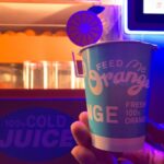 生搾りオレンジジュース【Feed ME Orange】の自販機を体験！！